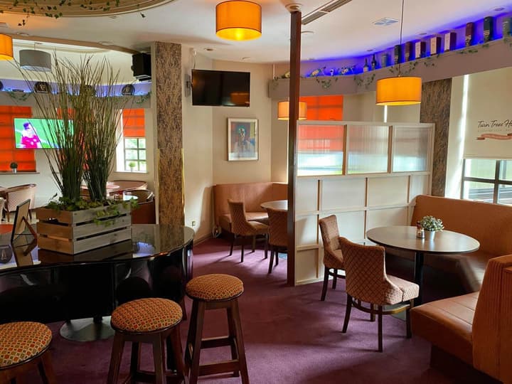Twin Trees Hotel & Brusna Falls Leisure