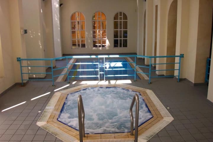 Twin Trees Hotel & Brusna Falls Leisure