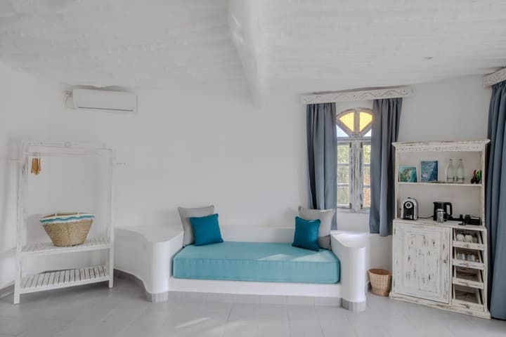 Chale Island Resort