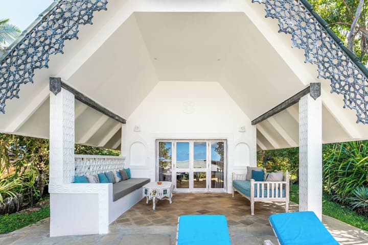 Chale Island Resort