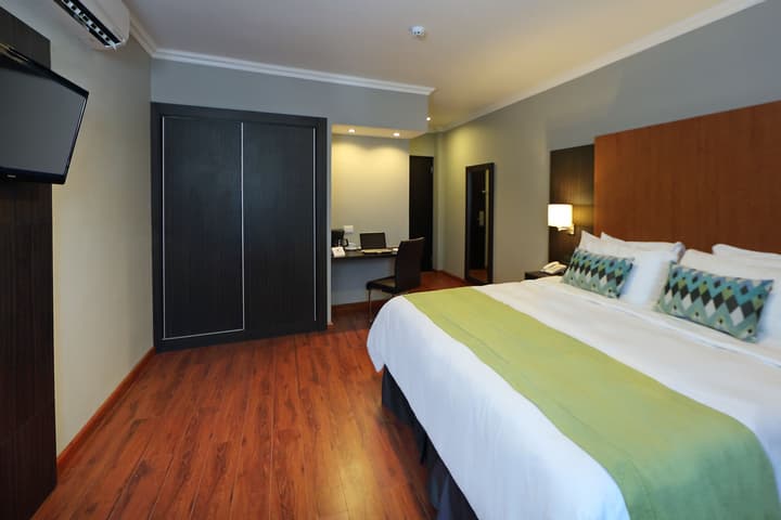 Aranjuez Hotel & Suites