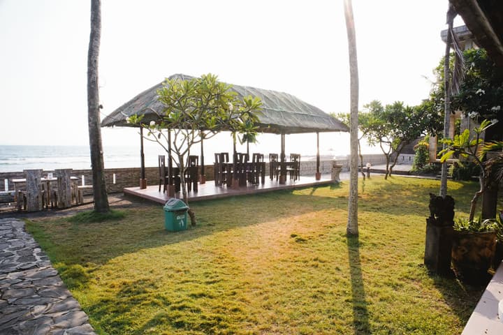 Temple Cafe & Seaside Cottages