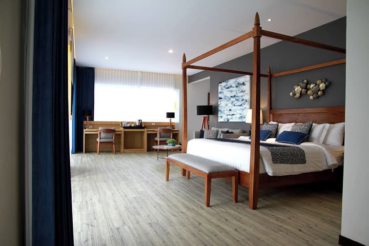The Cakra Hotel