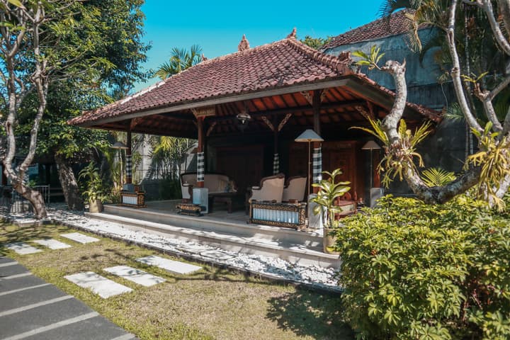 The Cakra Hotel