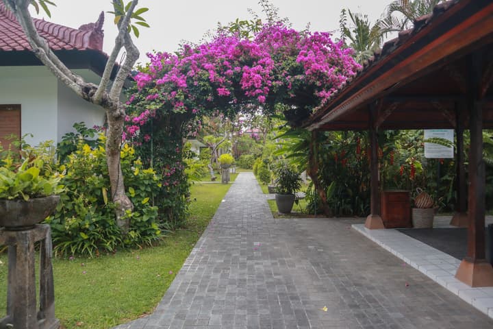 The Cakra Hotel
