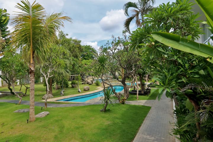 The Cakra Hotel