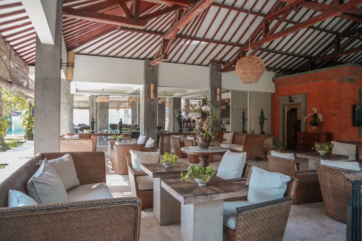 The Cakra Hotel