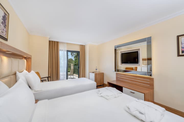 Oz Hotels İncekum Beach Resort