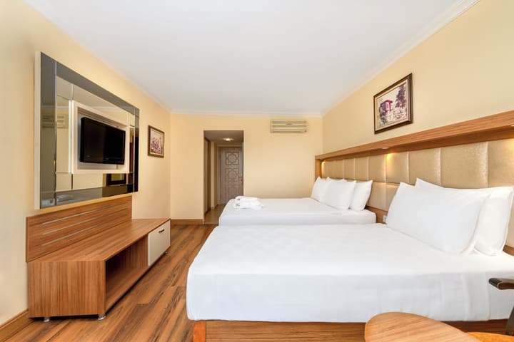 Oz Hotels İncekum Beach Resort