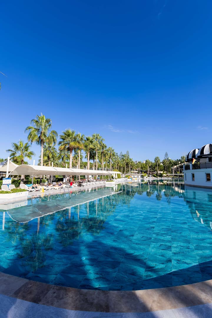 Oz Hotels İncekum Beach Resort