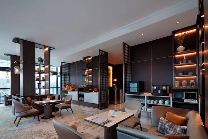 Momentus Hotel Alexandra