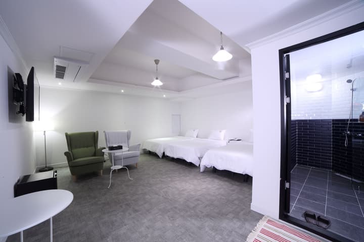 Hillside Hotel