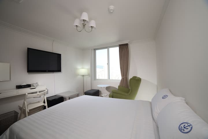 Hillside Hotel
