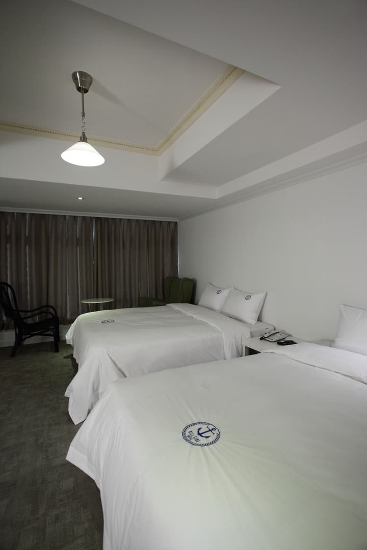 Hillside Hotel