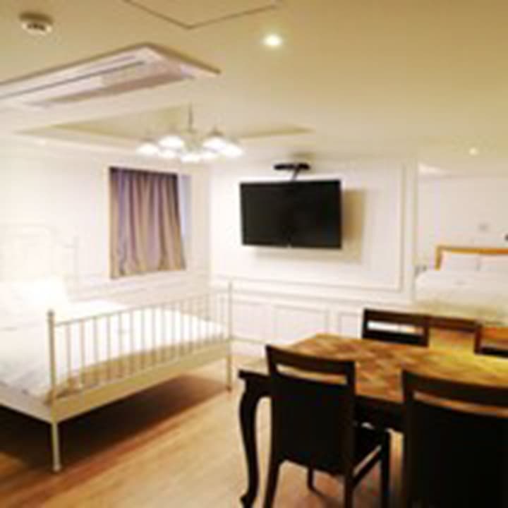 Hillside Hotel