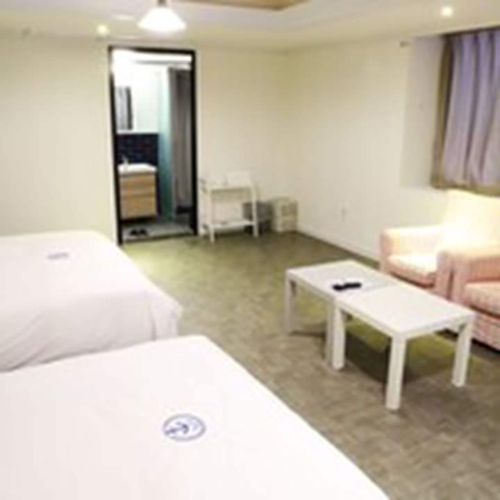 Hillside Hotel
