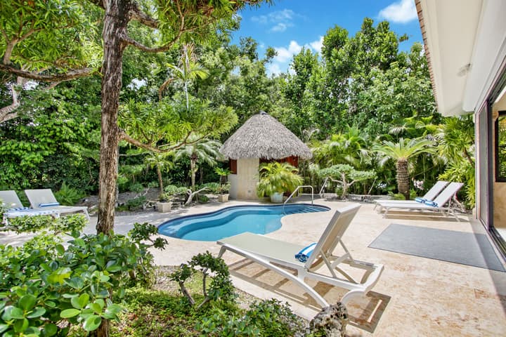 4-BR Pool Villa - Garden & Beach Access