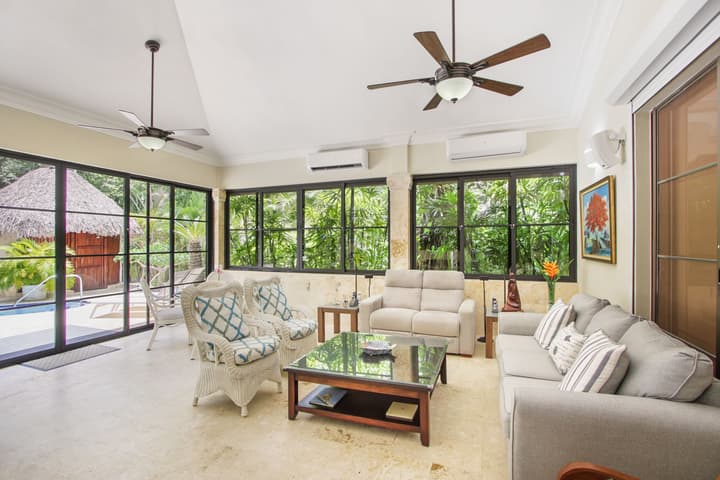 4-BR Pool Villa - Garden & Beach Access