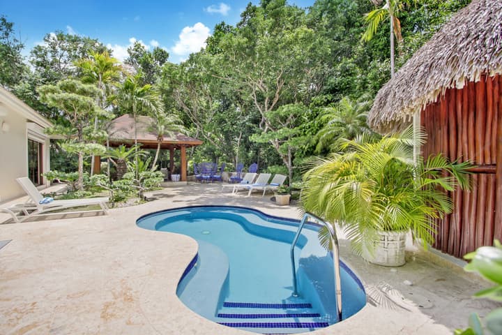 4-BR Pool Villa - Garden & Beach Access