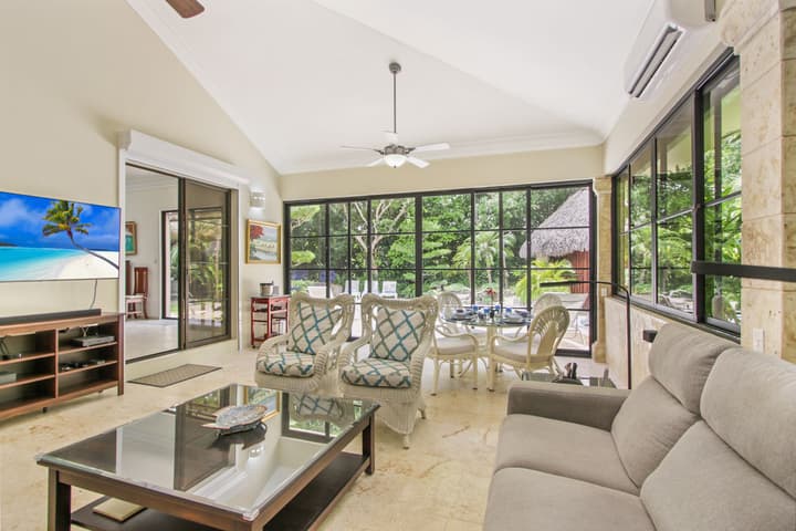 4-BR Pool Villa - Garden & Beach Access
