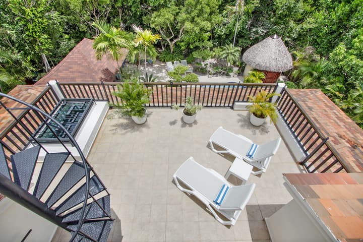 4-BR Pool Villa - Garden & Beach Access
