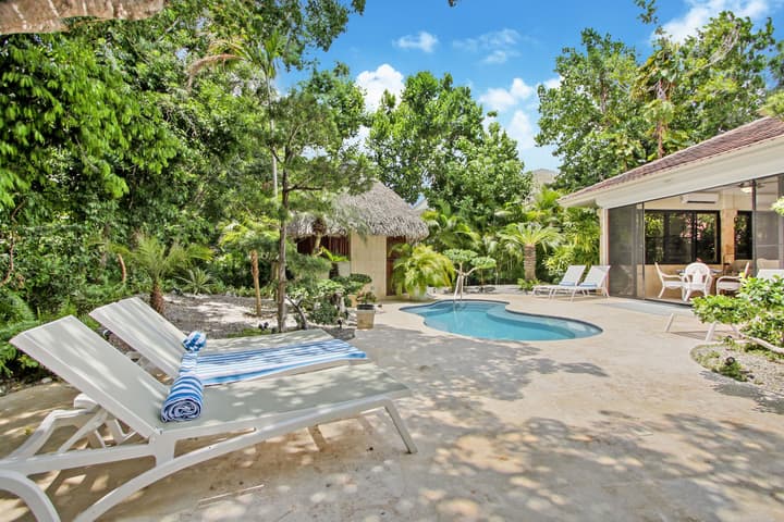 4-BR Pool Villa - Garden & Beach Access
