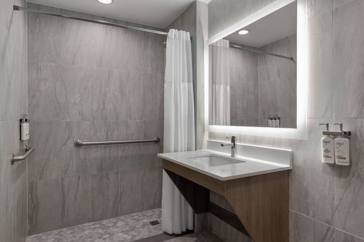 Holiday Inn Express & Suites Bronx - Barnabas area by IHG