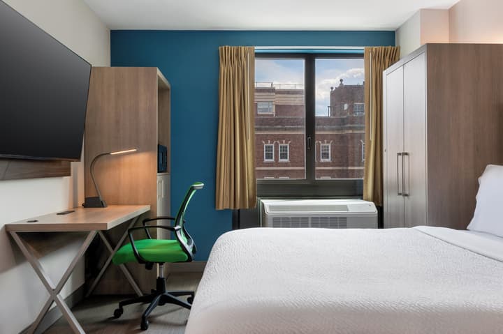 Holiday Inn Express & Suites Bronx - Barnabas area by IHG