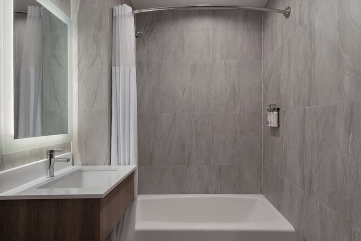 Holiday Inn Express & Suites Bronx - Barnabas area by IHG