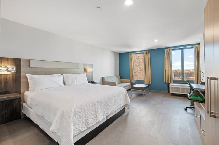 Holiday Inn Express & Suites Bronx - Barnabas area by IHG