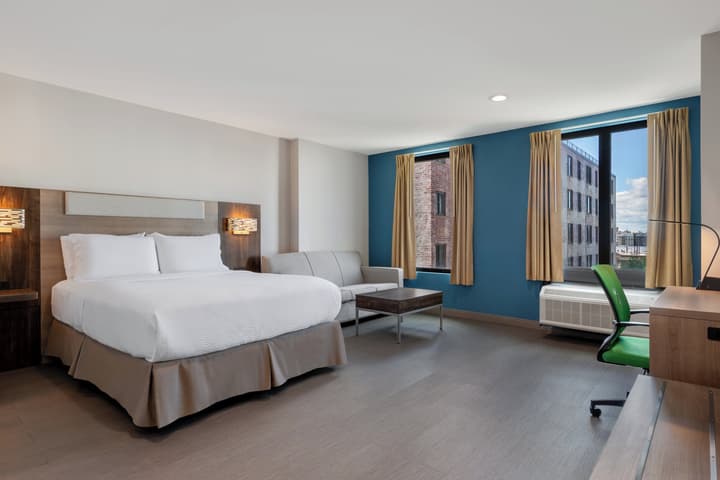 Holiday Inn Express & Suites Bronx - Barnabas area by IHG