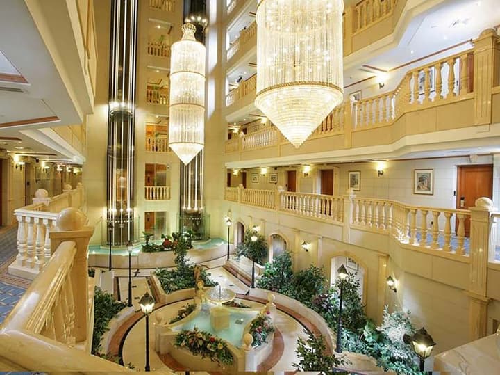 Knight Castle Hotel