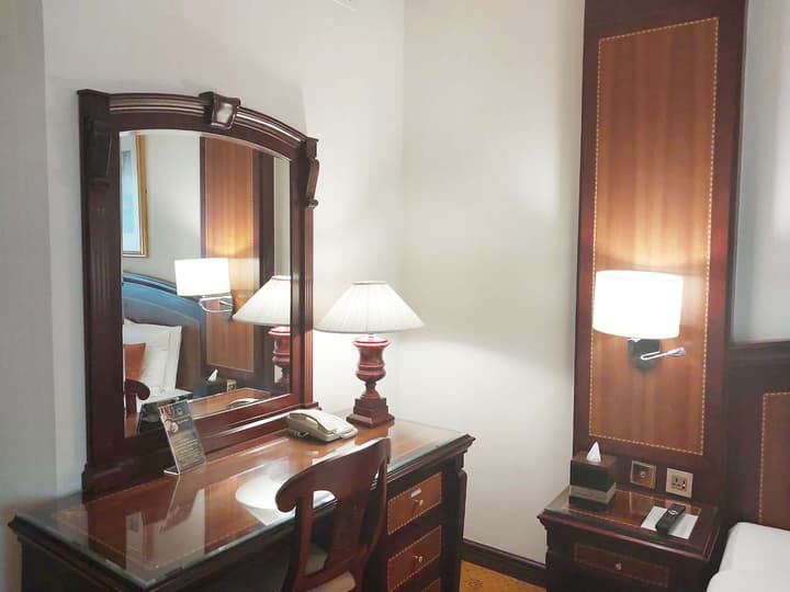 Knight Castle Hotel