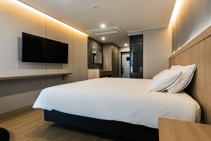 JeJu Bolton Hotel
