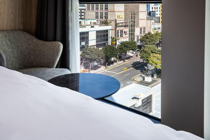 JeJu Bolton Hotel