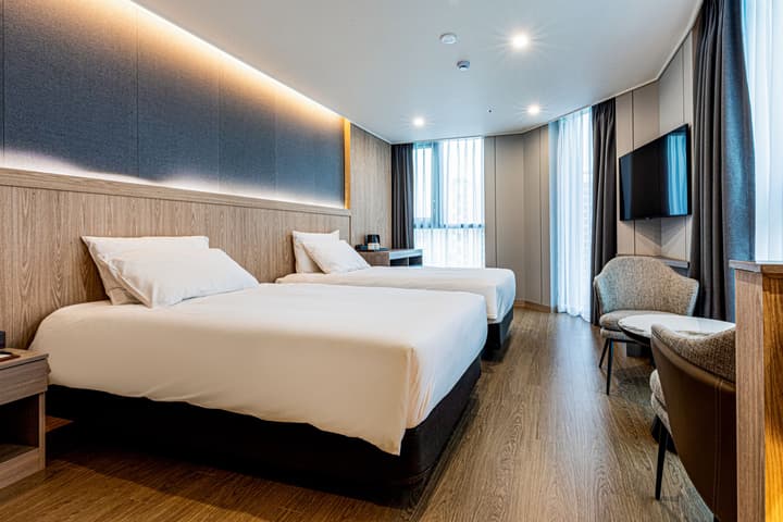 JeJu Bolton Hotel
