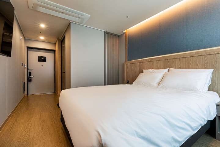 JeJu Bolton Hotel