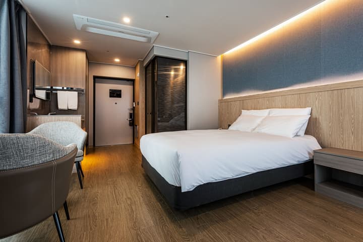 JeJu Bolton Hotel