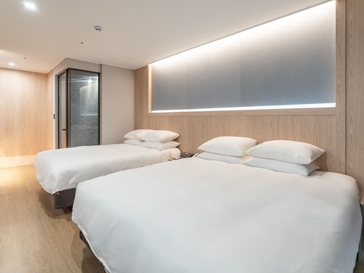 JeJu Bolton Hotel
