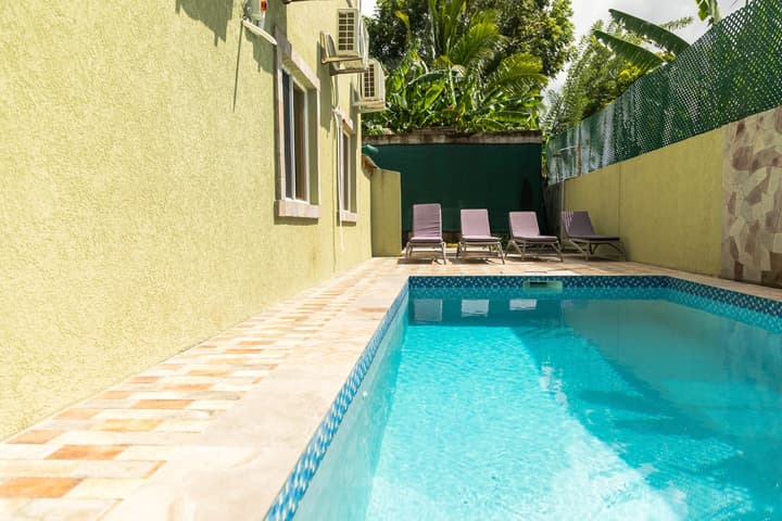 Topaz Apartment Villas-Pool Side Piton v