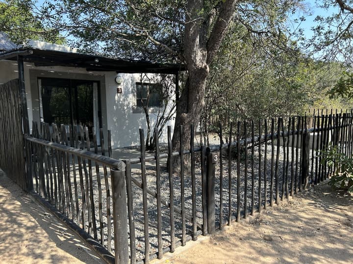 Leadwood Tree Safari Lodge