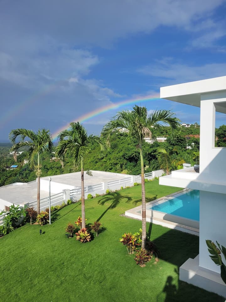 Sunset Villa with Infinity Pool