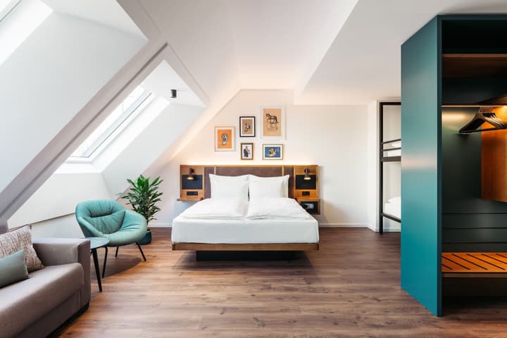 Hotel Schani UNO City