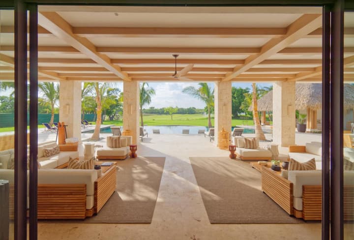 Luxury Villa With Heated Pool Jacuzzi Full Staff