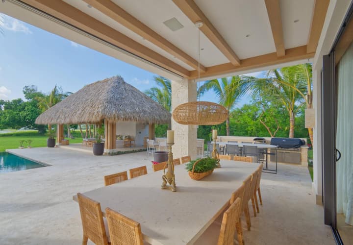 Luxury Villa With Heated Pool Jacuzzi Full Staff