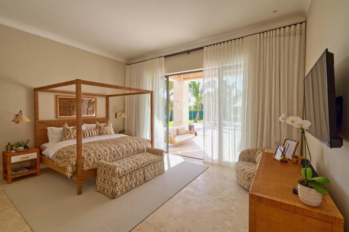Luxury Villa With Heated Pool Jacuzzi Full Staff