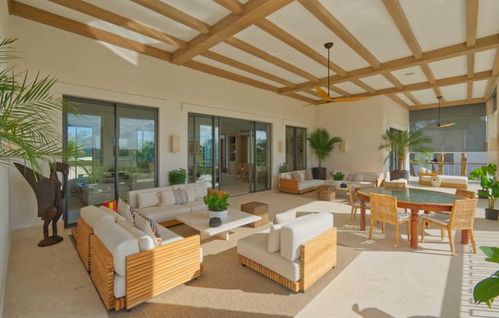 Luxury Villa With Heated Pool Jacuzzi Full Staff