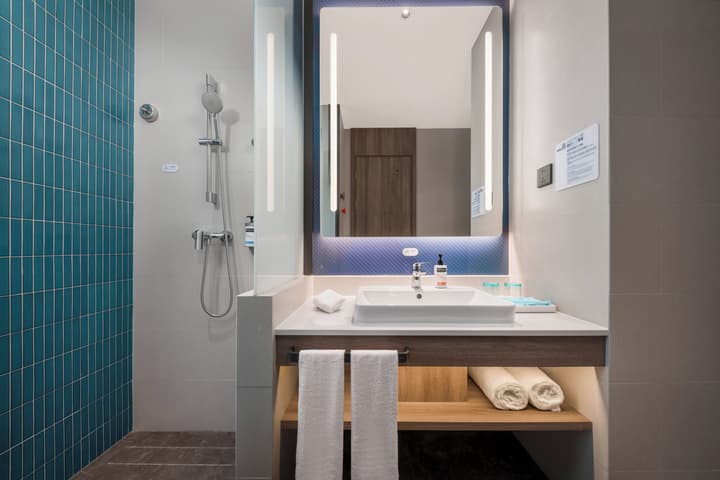 Holiday Inn Express Shenzhen Futian Center by IHG