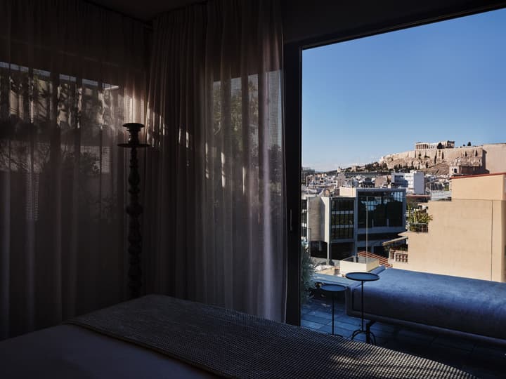 Monastik Living in Athina