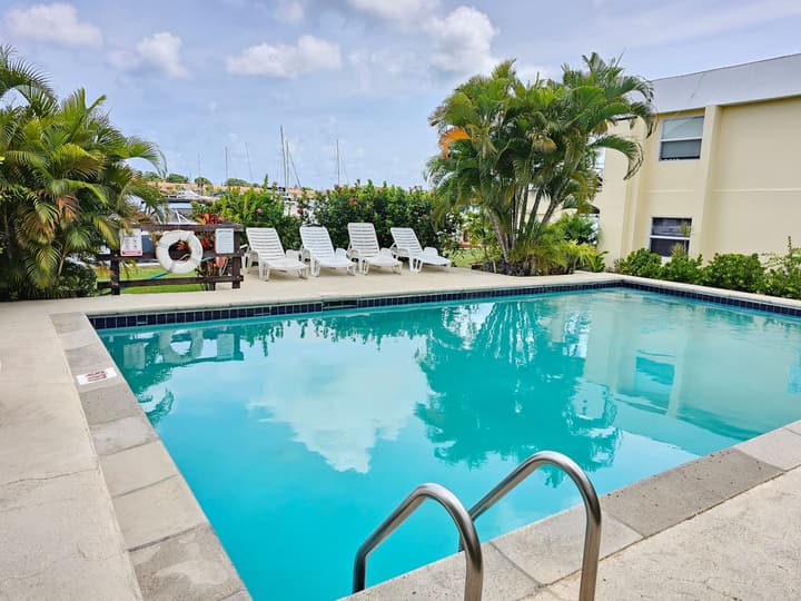 Bay View #7 Is A 2-bed, 3.5-bath Waterfront Townhouse In A Gated Community. 2 Bedroom Townhouse by RedAwning